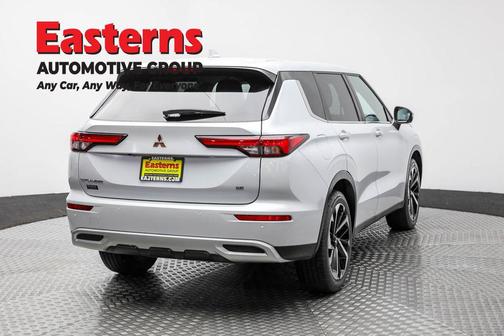 2022 Mitsubishi Outlander SE