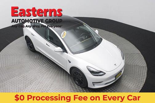 Pearl White Multi-Coat 2022 Tesla Model 3 Standard Range
