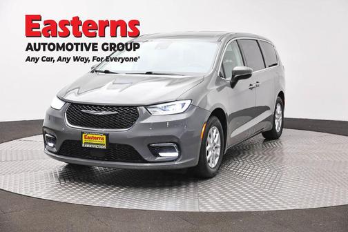 Ceramic Gray Clearcoat 2023 Chrysler Pacifica Touring L