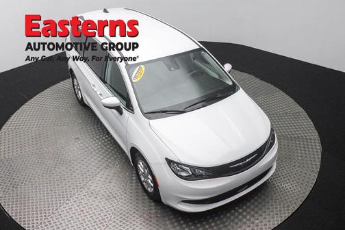 Bright White Clearcoat 2023 Chrysler Voyager LX