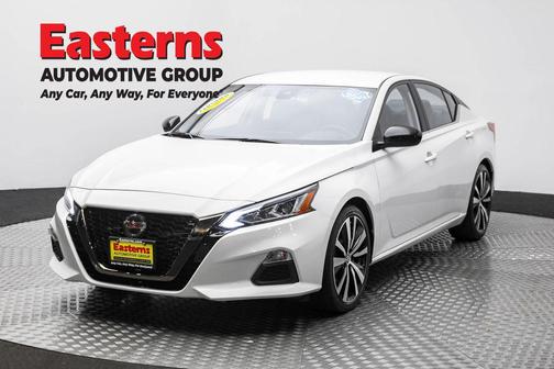 2022 Nissan Altima SR FWD