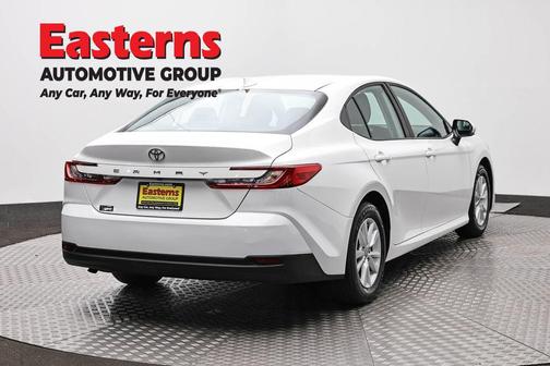 Ice Cap 2025 Toyota Camry LE