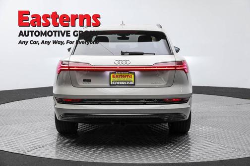 2021 Audi e-tron Premium Plus