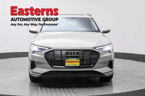 2021 Audi e-tron Premium Plus