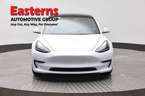 Pearl White Multi-Coat 2023 Tesla Model 3 Standard Range
