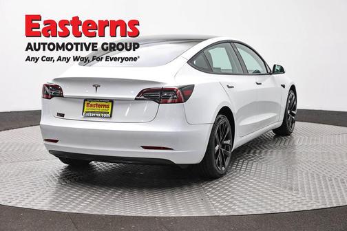 Pearl White Multi-Coat 2023 Tesla Model 3 Standard Range