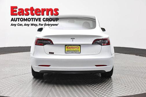 Pearl White Multi-Coat 2023 Tesla Model 3 Standard Range