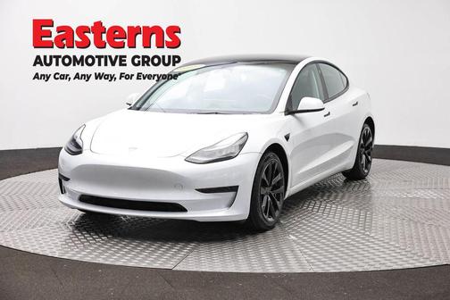 Pearl White Multi-Coat 2023 Tesla Model 3 Standard Range