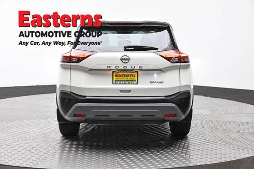 Pearl White Tricoat 2023 Nissan Rogue SV