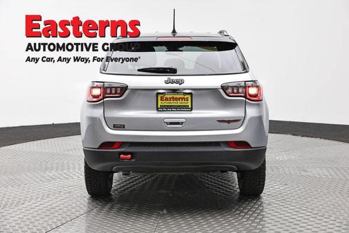 Silver Zynith Metallic Clearcoat 2025 Jeep Compass Trailhawk