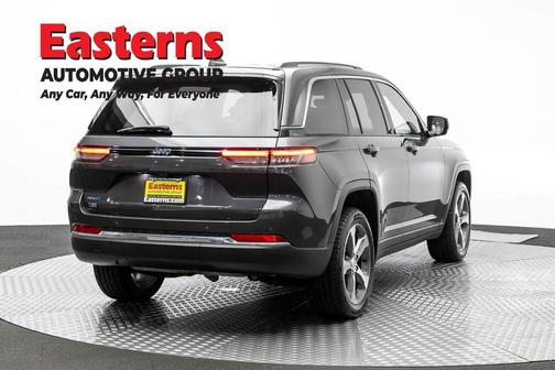 Baltic Gray Metallic Clearcoat 2023 Jeep Grand Cherokee 4xe