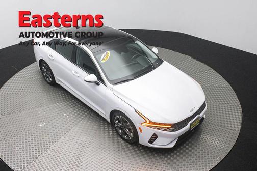 Glacial White Pearl 2022 Kia K5 EX