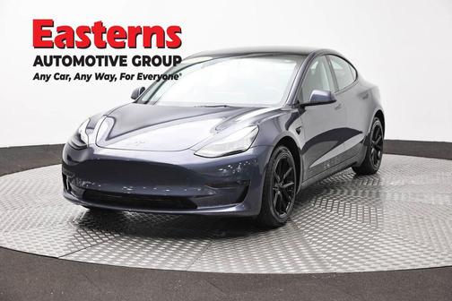 Gray 2023 Tesla Model 3 Standard Range