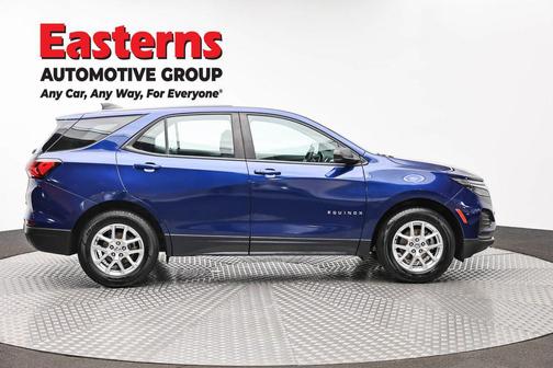 Blue Glow Metallic 2022 Chevrolet Equinox LS