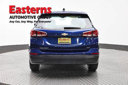 Blue Glow Metallic 2022 Chevrolet Equinox LS