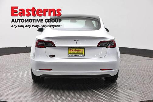 Pearl White Multi-Coat 2023 Tesla Model 3 Standard Range