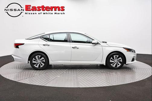 Glacier White 2022 Nissan Altima S FWD