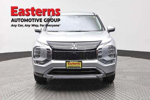 Alloy Silver Metallic 2025 Mitsubishi Outlander SE 2.5 S-AWC