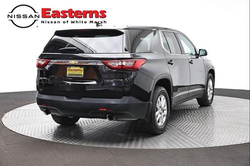 Mosaic Black Metallic 2020 Chevrolet Traverse LS