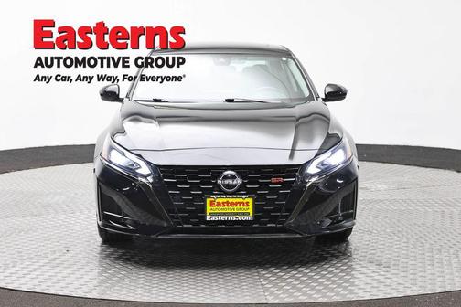 Super Black 2023 Nissan Altima SR FWD