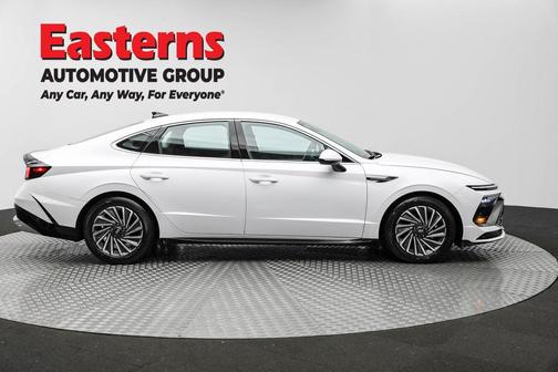 2024 Hyundai SONATA Hybrid SE