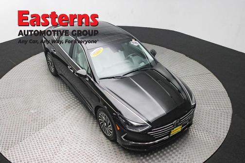 2022 Hyundai SONATA Hybrid Limited