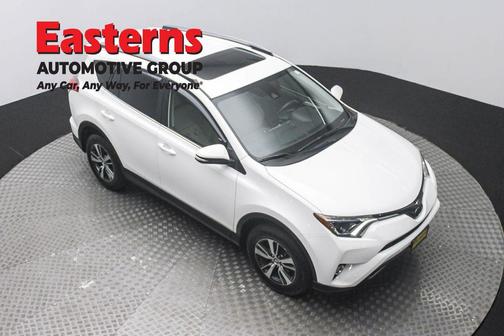 Super White 2018 Toyota RAV4 XLE