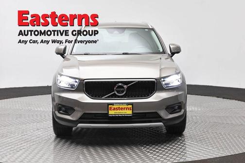 Brown 2022 Volvo XC40 T4 Momentum