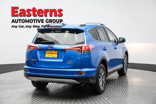 2017 Toyota RAV4 Hybrid XLE