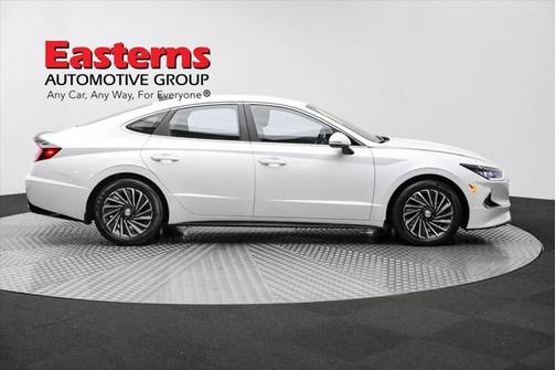 2023 Hyundai SONATA Hybrid SE