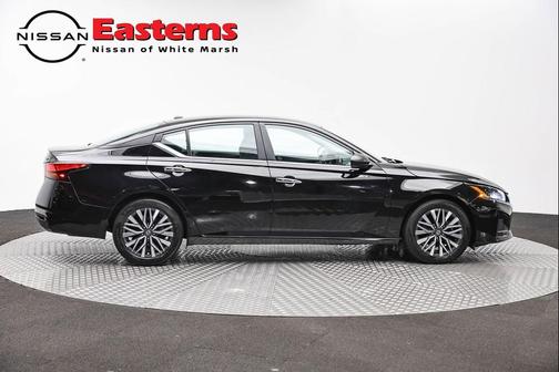 Super Black Clearcoat 2024 Nissan Altima 2.5 SV