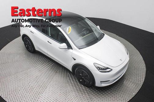 Pearl White Multi-Coat 2022 Tesla Model Y Long Range Dual Motor All-Wheel Drive