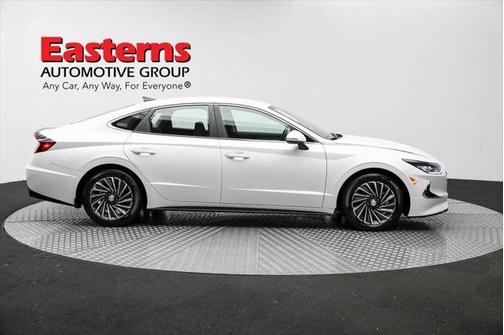 2022 Hyundai SONATA Hybrid SE
