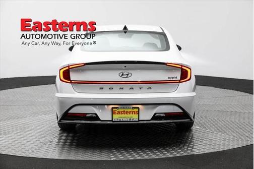 2022 Hyundai SONATA Hybrid SE
