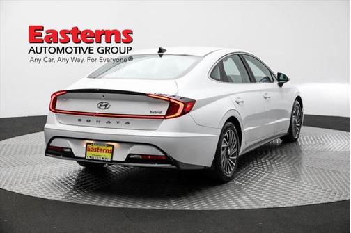 2022 Hyundai SONATA Hybrid SE