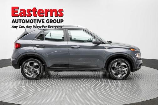 Ecotronic Gray 2025 Hyundai VENUE SEL