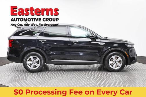 Ebony Black 2022 Kia Sorento LX
