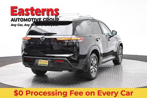 Super Black 2023 Nissan Pathfinder SL 4WD