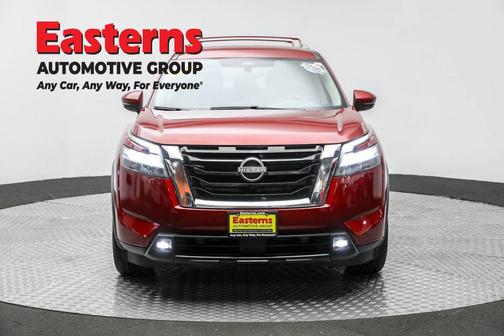 2022 Nissan Pathfinder SL 4WD