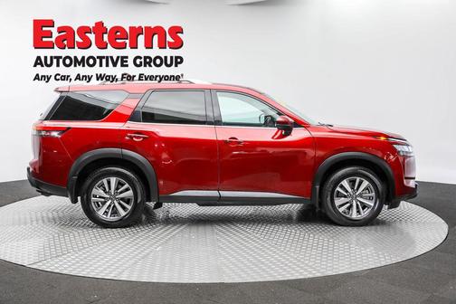 2022 Nissan Pathfinder SL 4WD