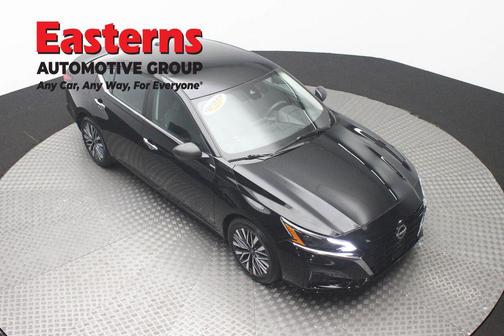Super Black 2025 Nissan Altima 2.5 SV