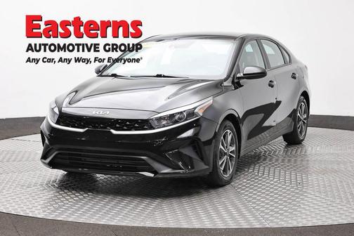Aurora Black 2023 Kia Forte LXS