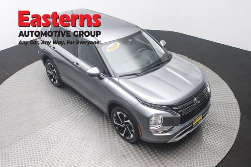 Gray 2024 Mitsubishi Outlander SE 2.5 S-AWC