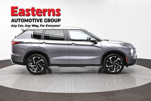 Gray 2024 Mitsubishi Outlander SE 2.5 S-AWC