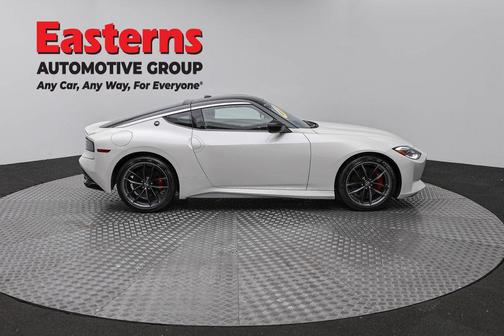 Pearl White Tricoat/Super Black 2025 Nissan Z Performance Automatic Transmission