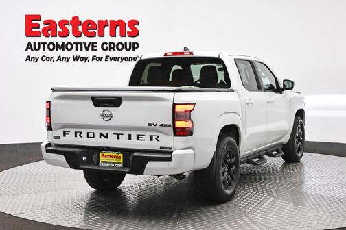 Glacier White 2023 Nissan Frontier SV