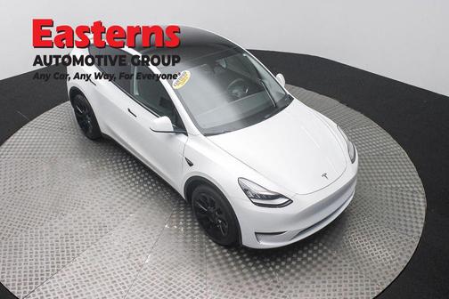 Pearl White Multi-Coat 2022 Tesla Model Y Long Range Dual Motor All-Wheel Drive