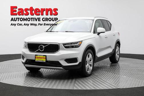 2020 Volvo XC40 T5 Momentum