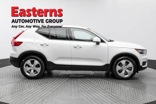 2020 Volvo XC40 T5 Momentum
