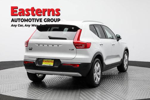 2020 Volvo XC40 T5 Momentum